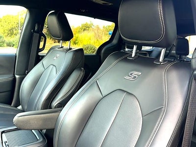 2023 Chrysler Pacifica Touring L FWD