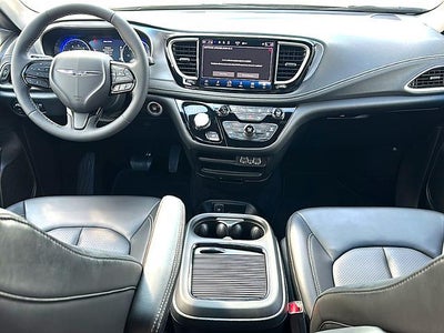 2023 Chrysler Pacifica Touring L FWD