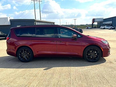 2023 Chrysler Pacifica Touring L FWD