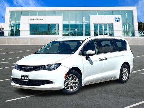 2023 Chrysler Voyager LX FWD