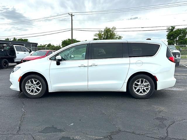 2022 Chrysler Voyager LX FWD