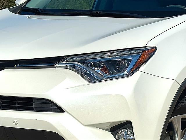 2017 Toyota RAV4 Platinum FWD (Natl)