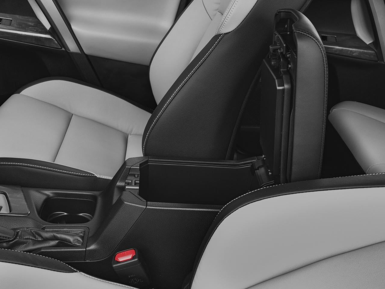 2017 Toyota RAV4 Platinum FWD (Natl)