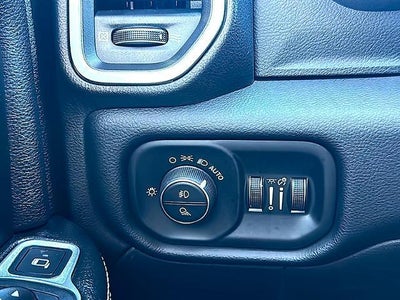 2020 RAM 2500 Laramie 4x4 Crew Cab 6'4" Box