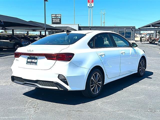 2024 Kia Forte LXS IVT