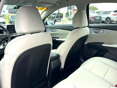 2023 Kia Forte LXS IVT
