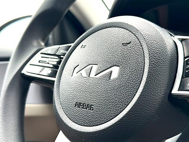 2023 Kia Forte LXS IVT