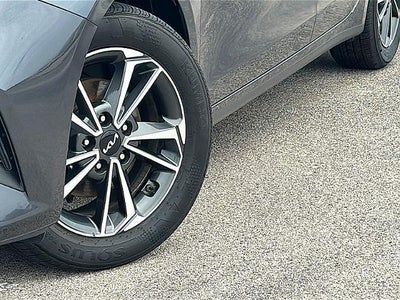 2023 Kia Forte LXS IVT