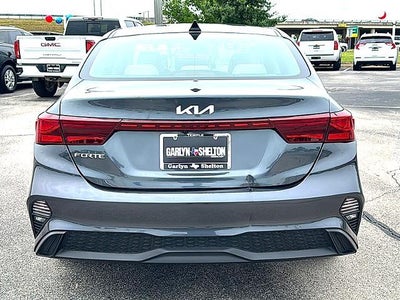 2023 Kia Forte LXS IVT