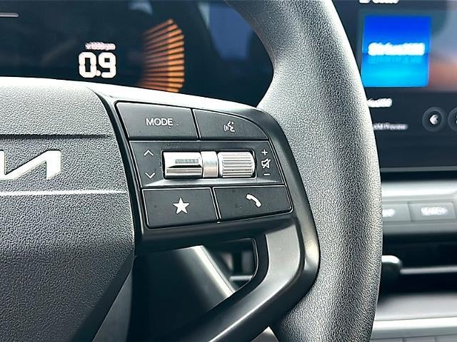 2025 Kia K4 LXS FWD