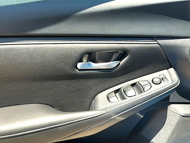2025 Nissan Sentra SV CVT
