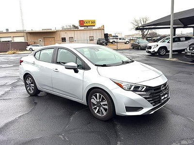 2023 Nissan Versa SV CVT