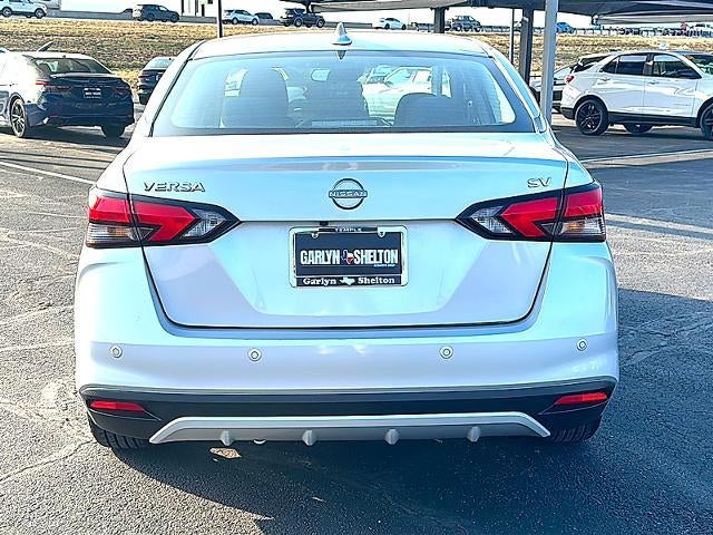 2023 Nissan Versa SV CVT