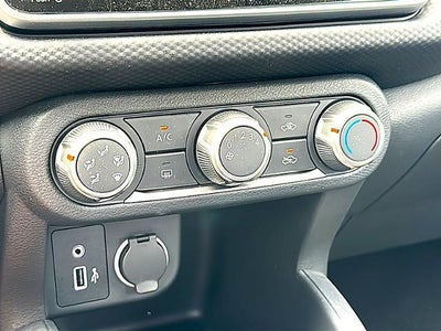 2025 Nissan Kicks Play S FWD