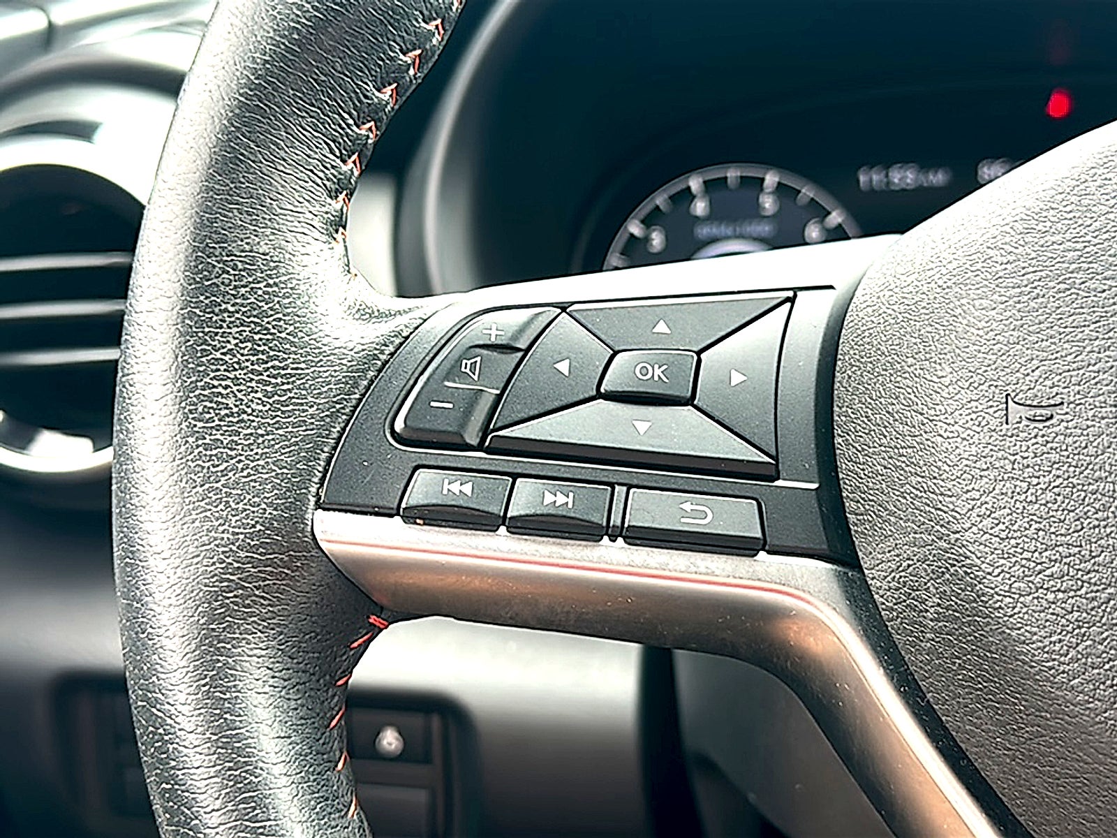 2023 Nissan Kicks SR Xtronic CVT