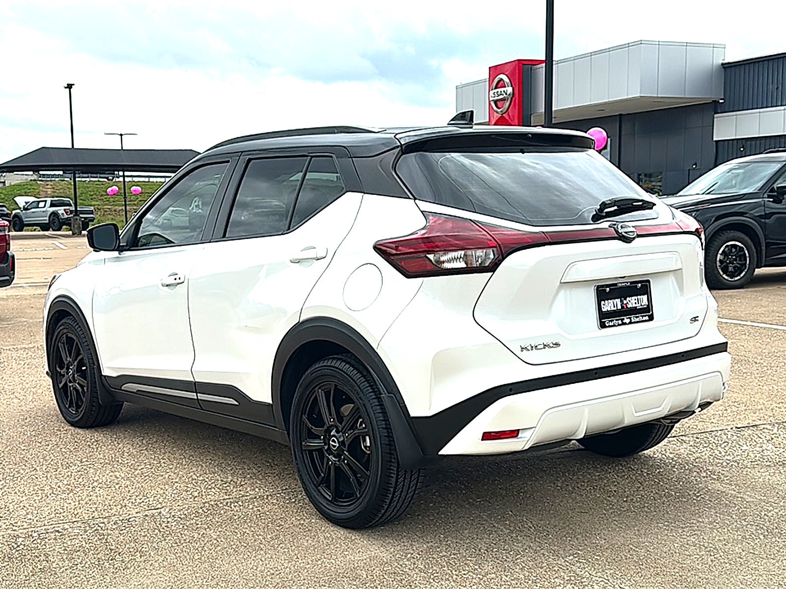 2023 Nissan Kicks SR Xtronic CVT