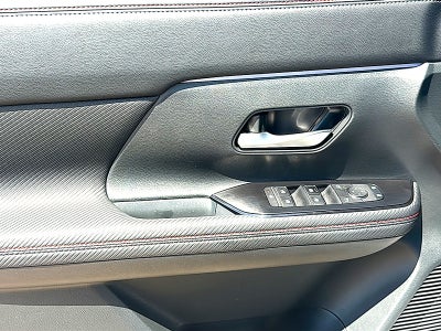 2025 Nissan Kicks SR FWD
