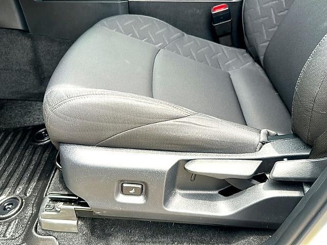 2025 Toyota Tacoma 2WD 2WD SR Double Cab 5' Bed AT (GS)