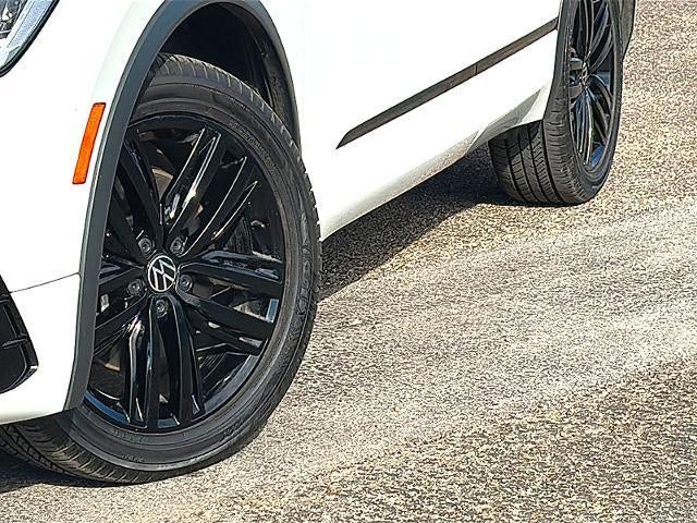 2022 Volkswagen Tiguan 2.0T SE R-Line Black FWD