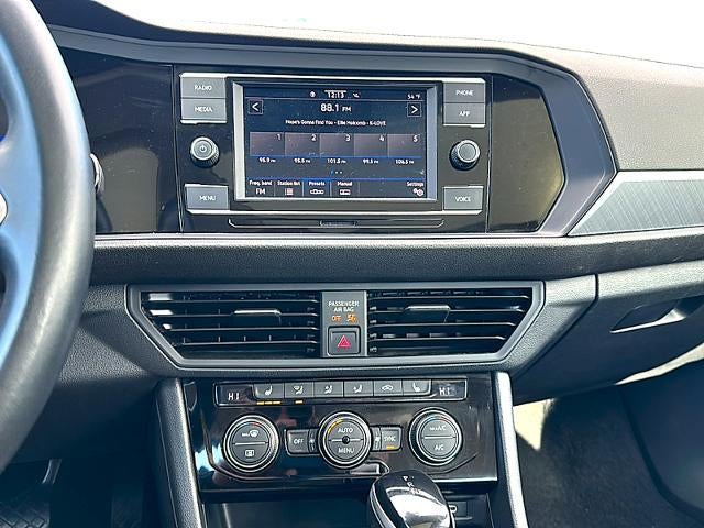 2024 Volkswagen Jetta SE Auto