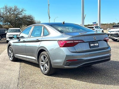 2024 Volkswagen Jetta SE Auto