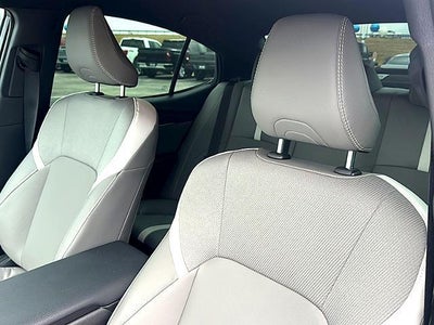 2025 Toyota Camry LE (SE)