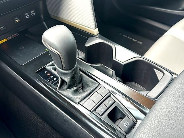 2025 Toyota Camry LE (SE)
