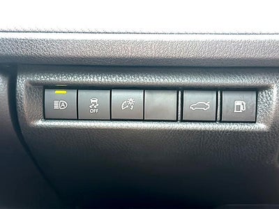 2025 Toyota Camry LE (SE)