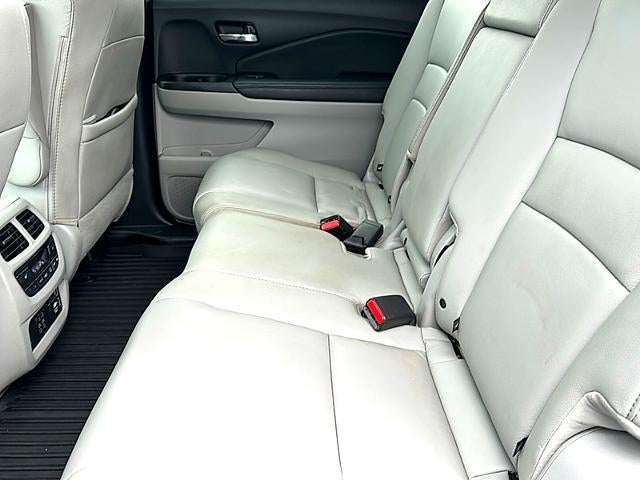 2022 Honda Pilot Touring 8-Passenger 2WD