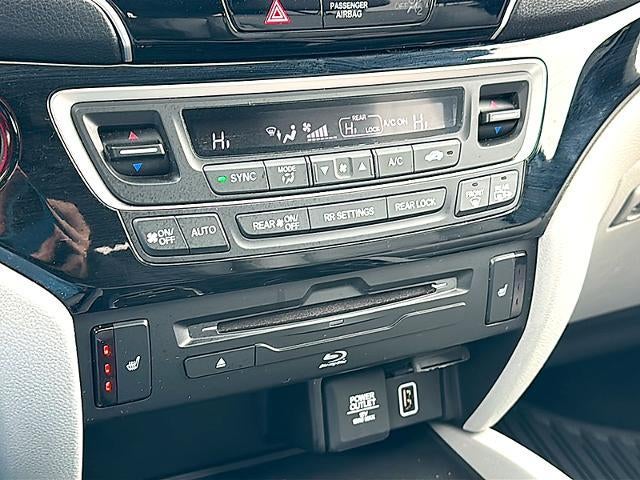 2022 Honda Pilot Touring 8-Passenger 2WD