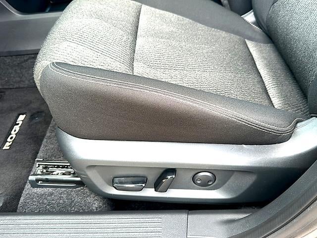 2025 Nissan Rogue FWD SV