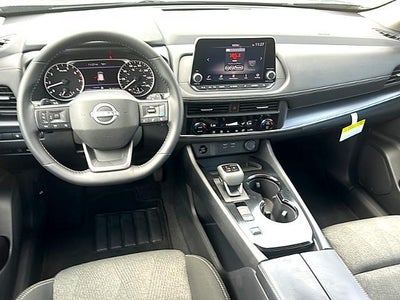 2025 Nissan Rogue FWD SV