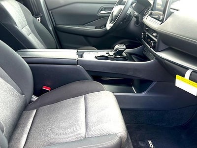 2025 Nissan Rogue FWD SV