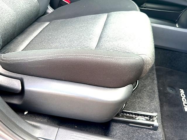 2025 Nissan Rogue FWD SV