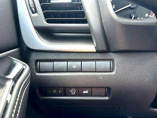 2025 Nissan Rogue FWD SV