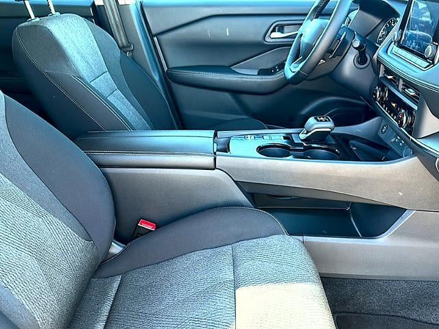 2025 Nissan Rogue FWD SV