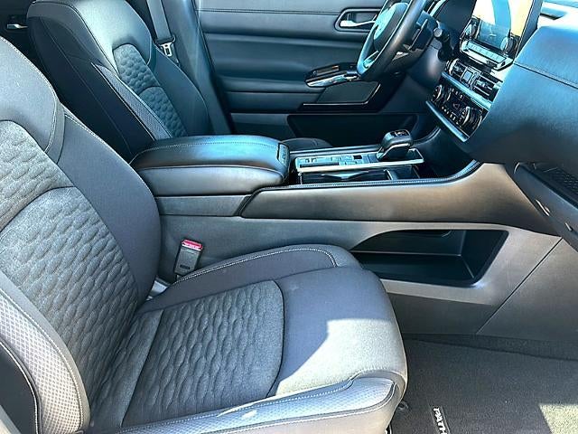 2022 Nissan Pathfinder S 2WD