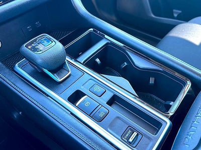 2022 Nissan Pathfinder S 2WD