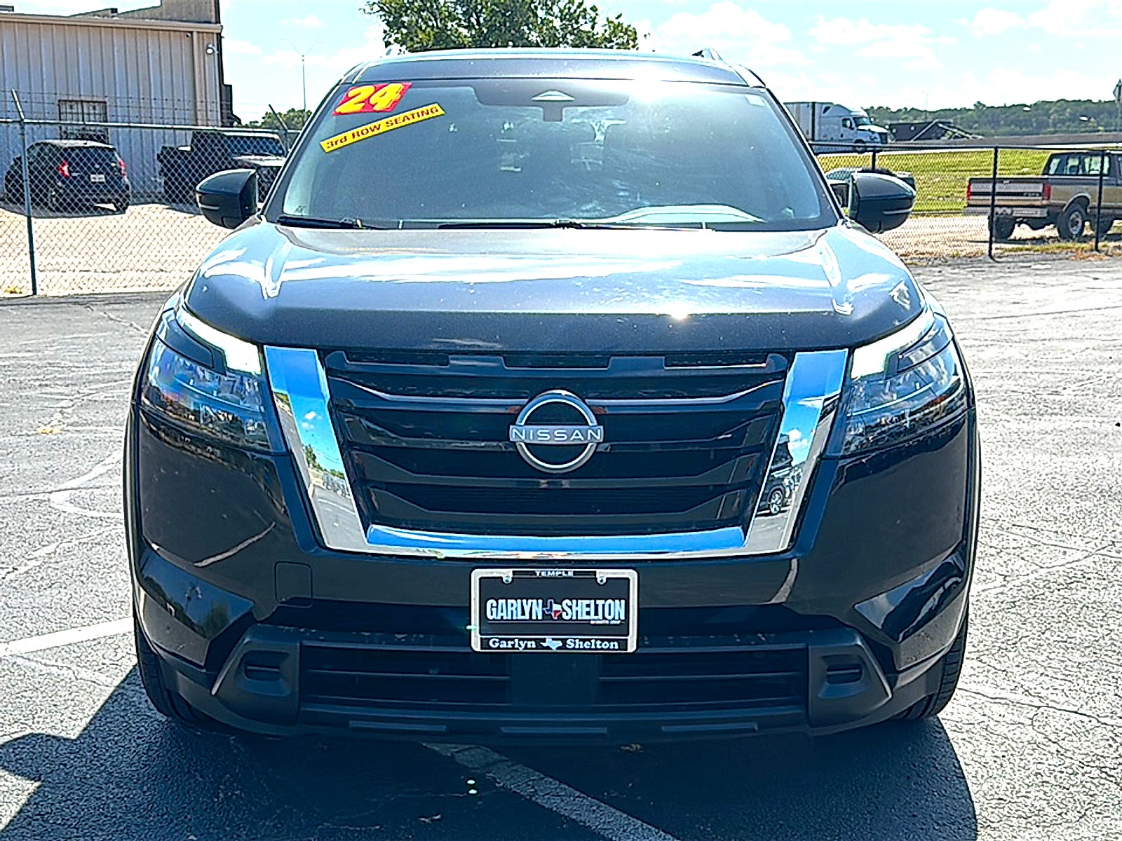 2024 Nissan Pathfinder SV FWD