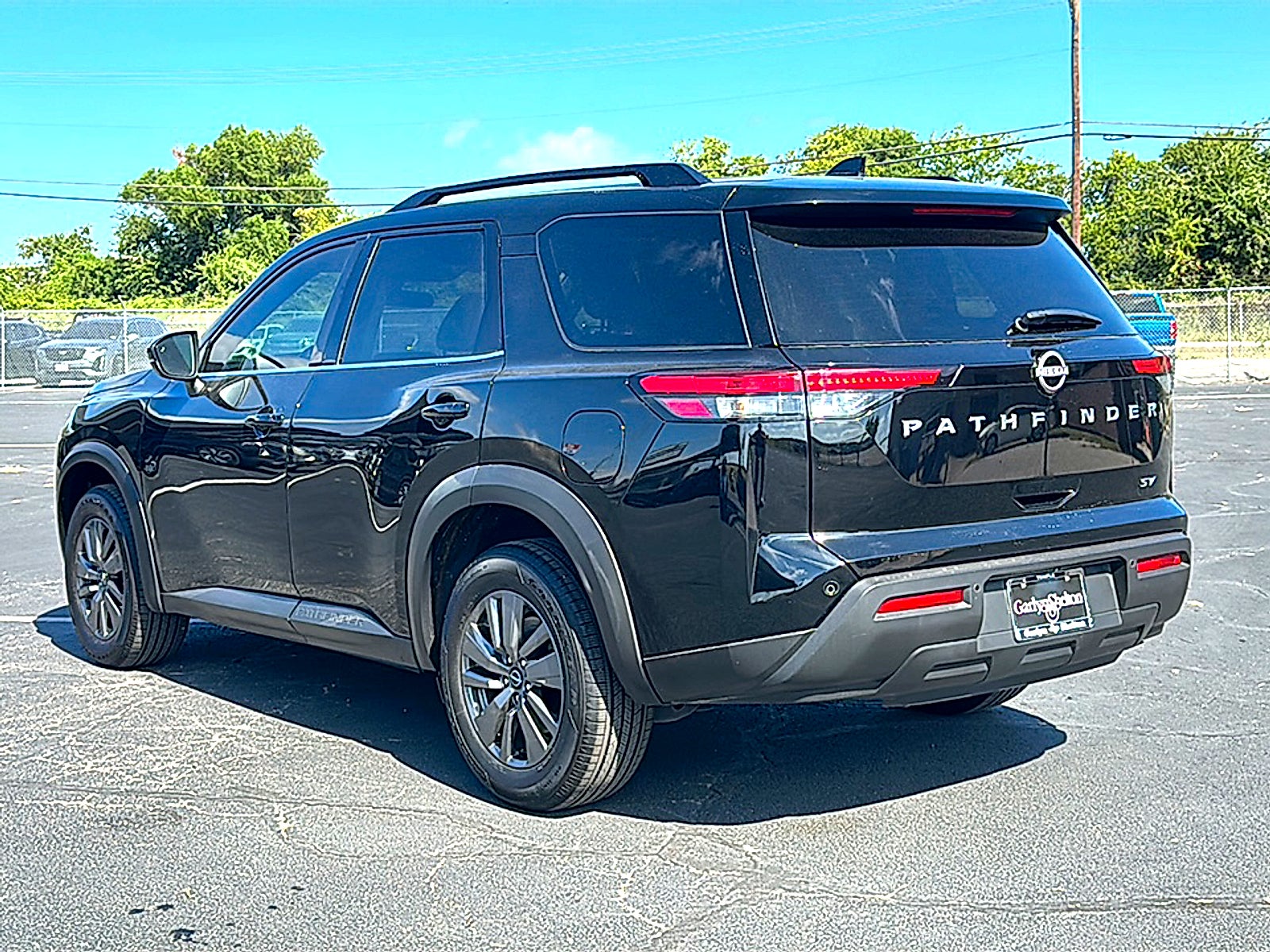 2024 Nissan Pathfinder SV FWD