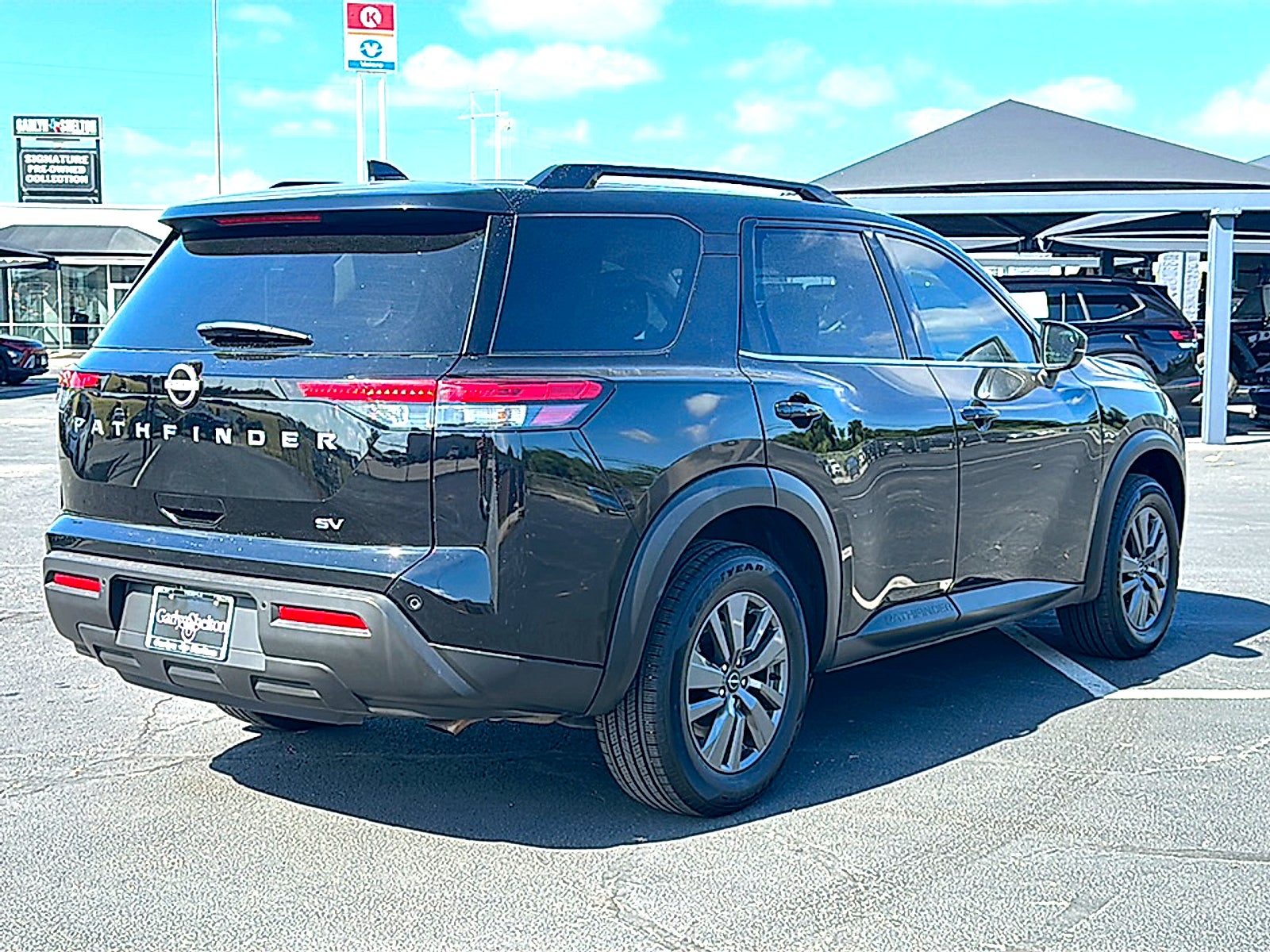 2024 Nissan Pathfinder SV FWD