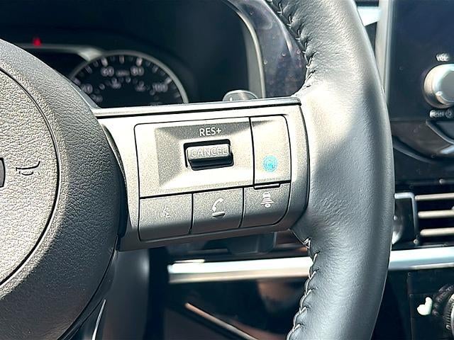 2025 Nissan Pathfinder SV 2WD