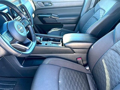 2025 Nissan Pathfinder SV 2WD