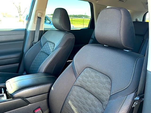 2025 Nissan Pathfinder SV 2WD