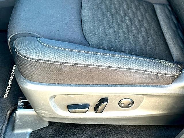 2025 Nissan Pathfinder SV 2WD