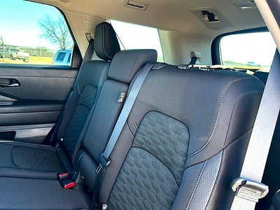 2025 Nissan Pathfinder SV 2WD