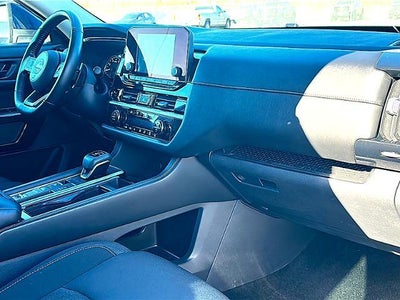 2025 Nissan Pathfinder SV 2WD