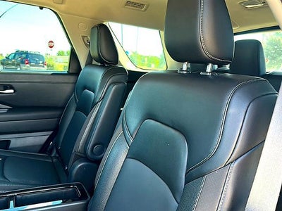2024 Nissan Pathfinder SL 2WD