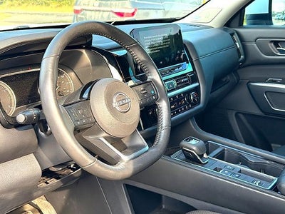 2025 Nissan Pathfinder SL FWD
