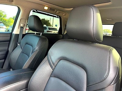 2025 Nissan Pathfinder SL FWD